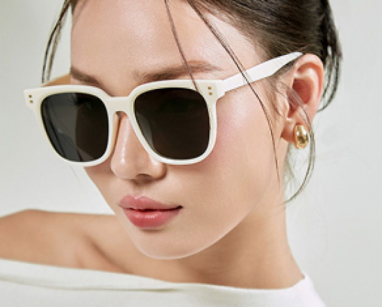 Mắt Kính Thời Trang